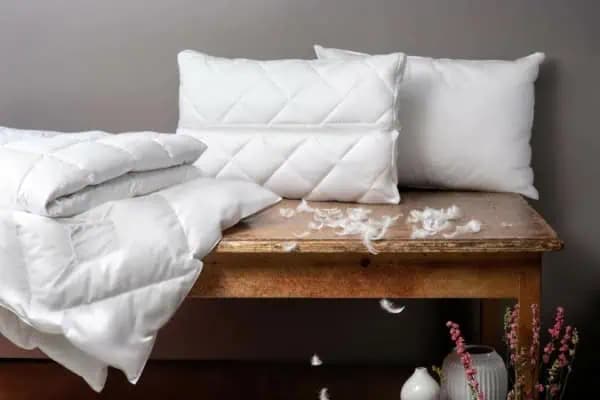 Frühlingsputz im Schlafzimmer: So halten Sie Ihr Bett sauber